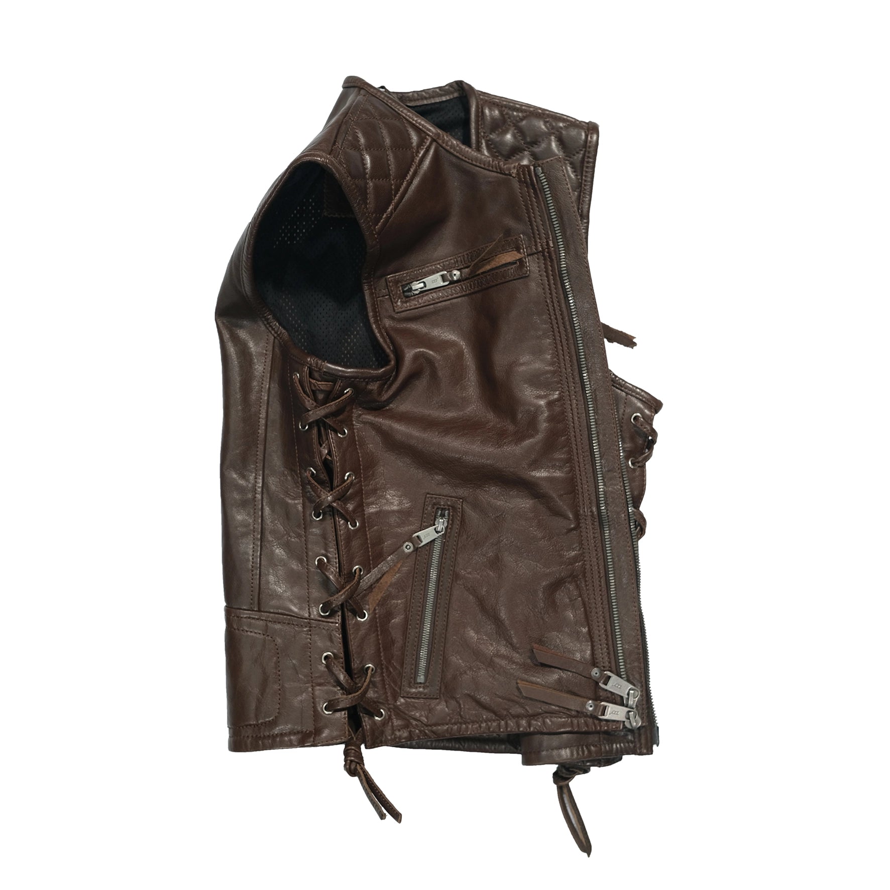 Vista frontal de chaleco motero hecho a medida con nombre y ciudad